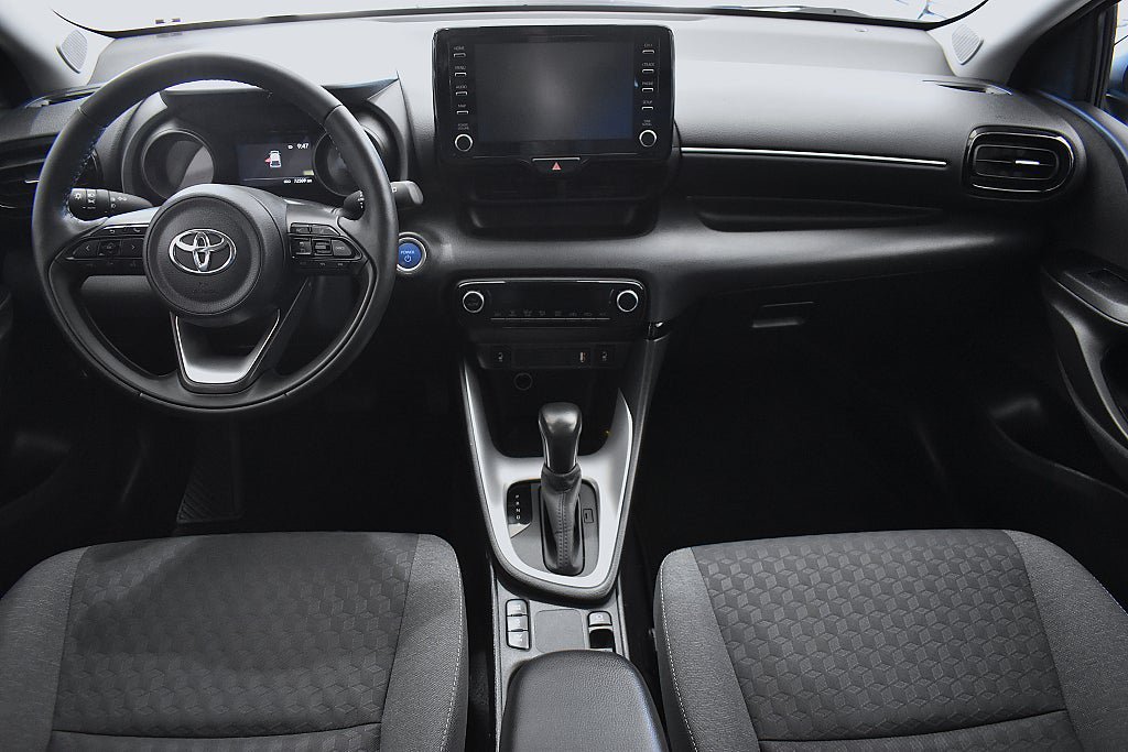 Vehicle Image 6