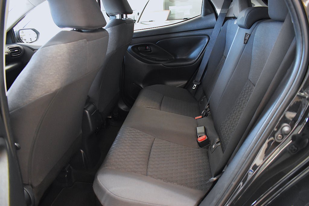 Vehicle Image 9
