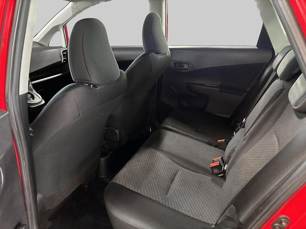 Vehicle Image 9