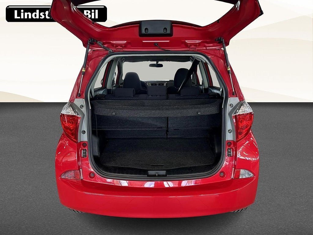 Vehicle Image 11