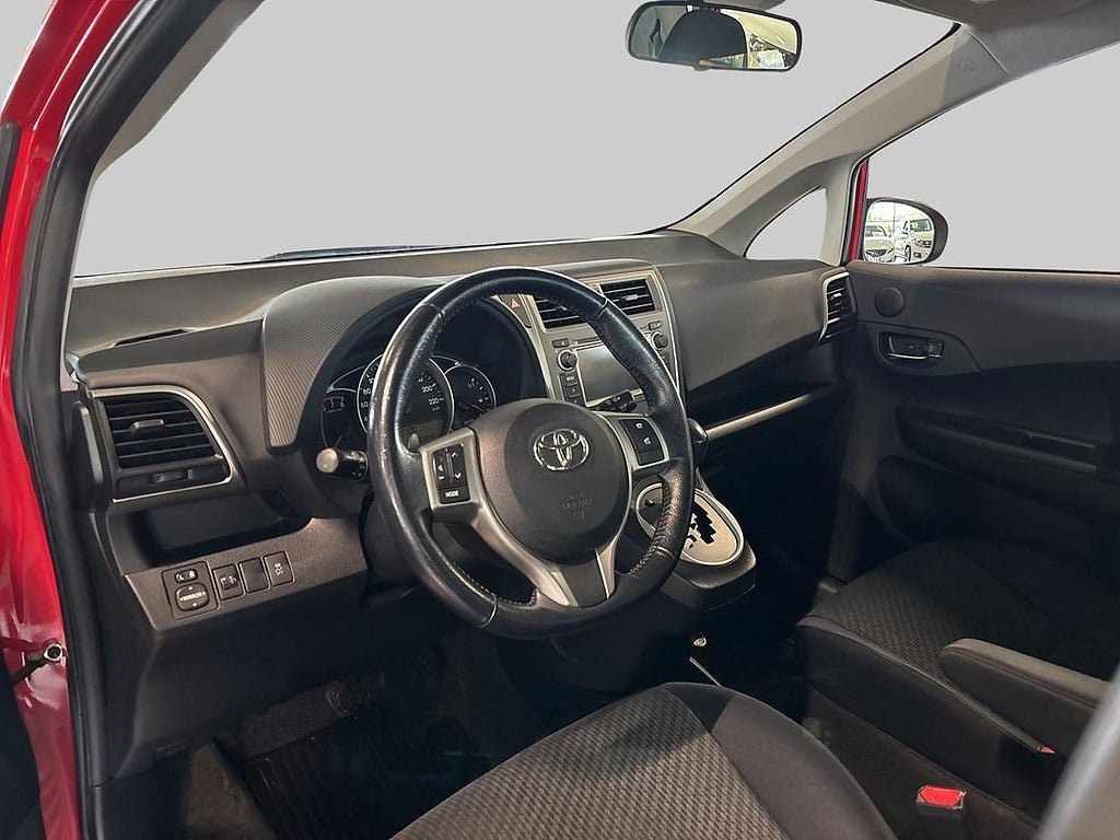 Vehicle Image 12