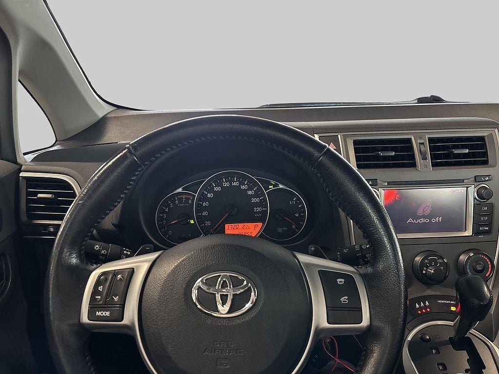 Vehicle Image 13