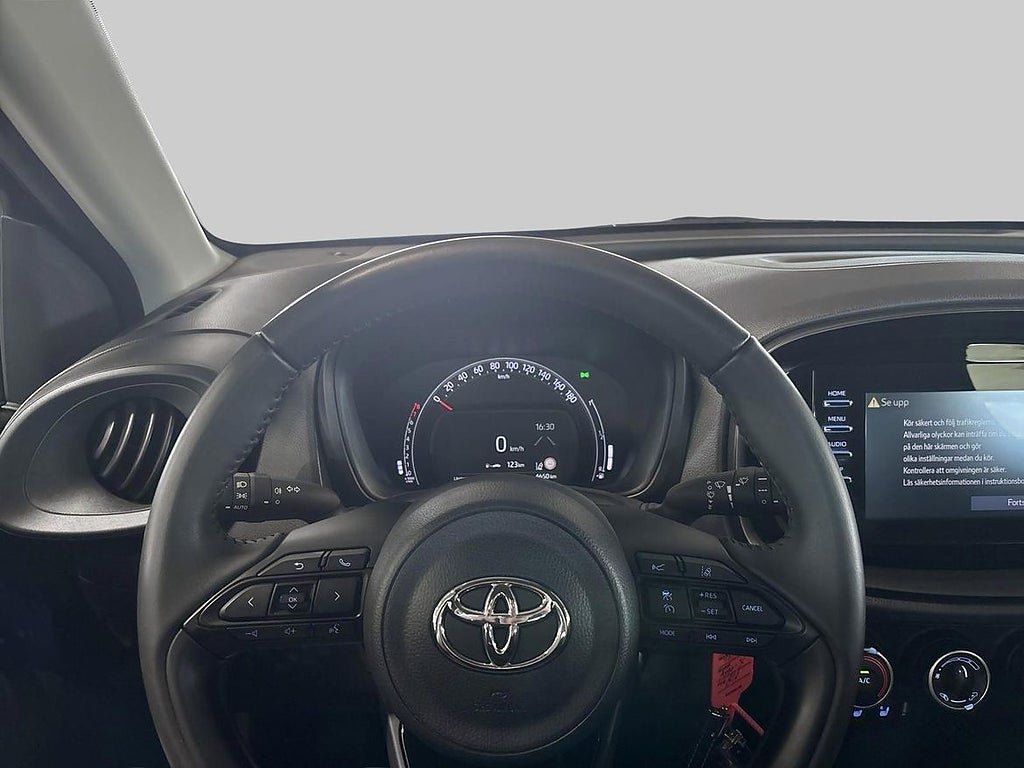Vehicle Image 15