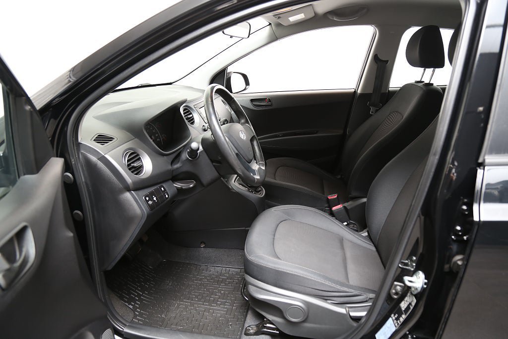 Vehicle Image 10