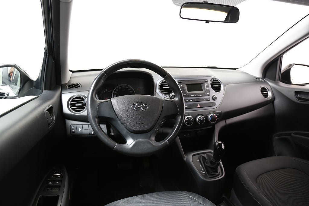 Vehicle Image 13
