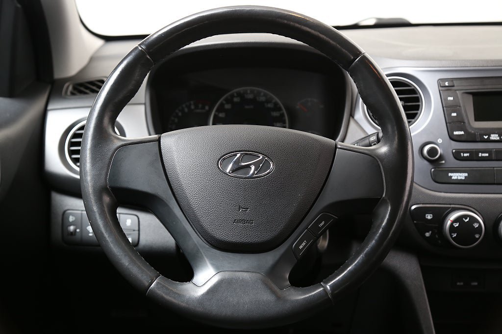 Vehicle Image 14