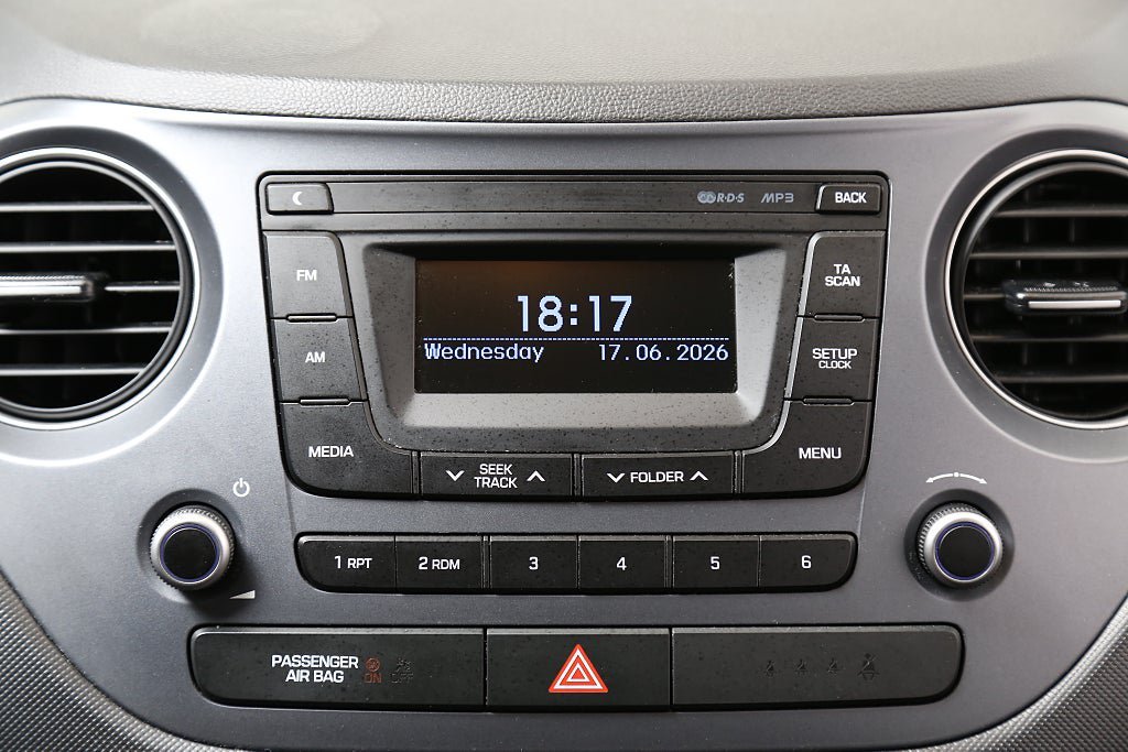 Vehicle Image 16