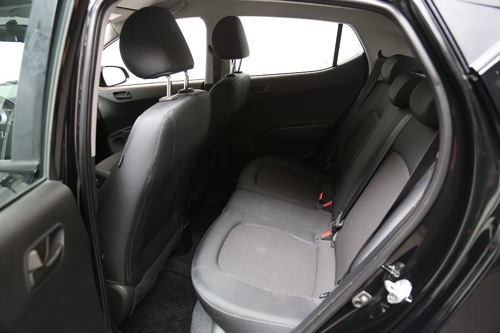 Vehicle Image 19