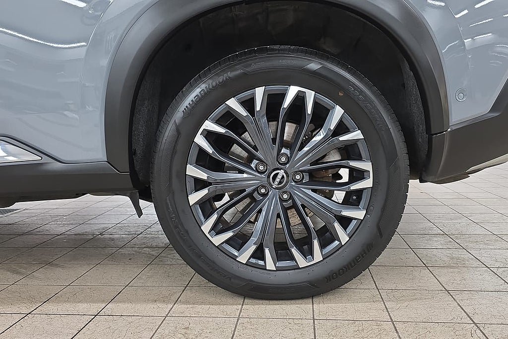 Vehicle Image 10