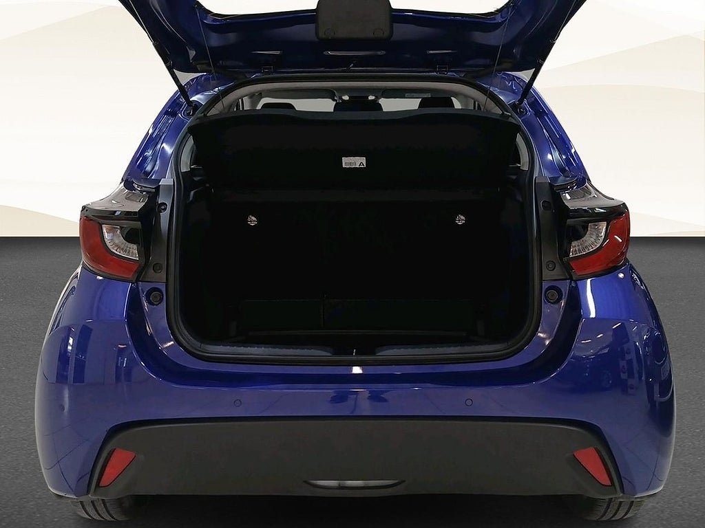 Vehicle Image 12