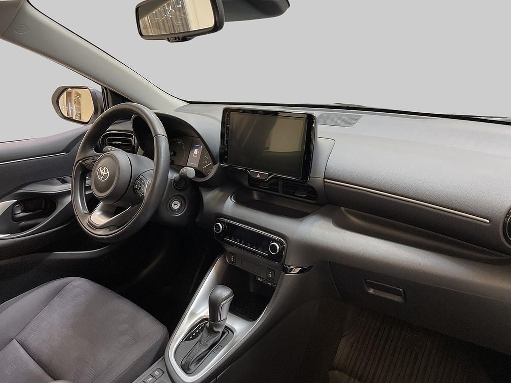 Vehicle Image 9