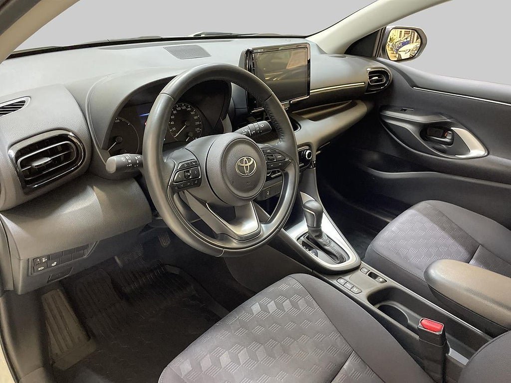 Vehicle Image 13