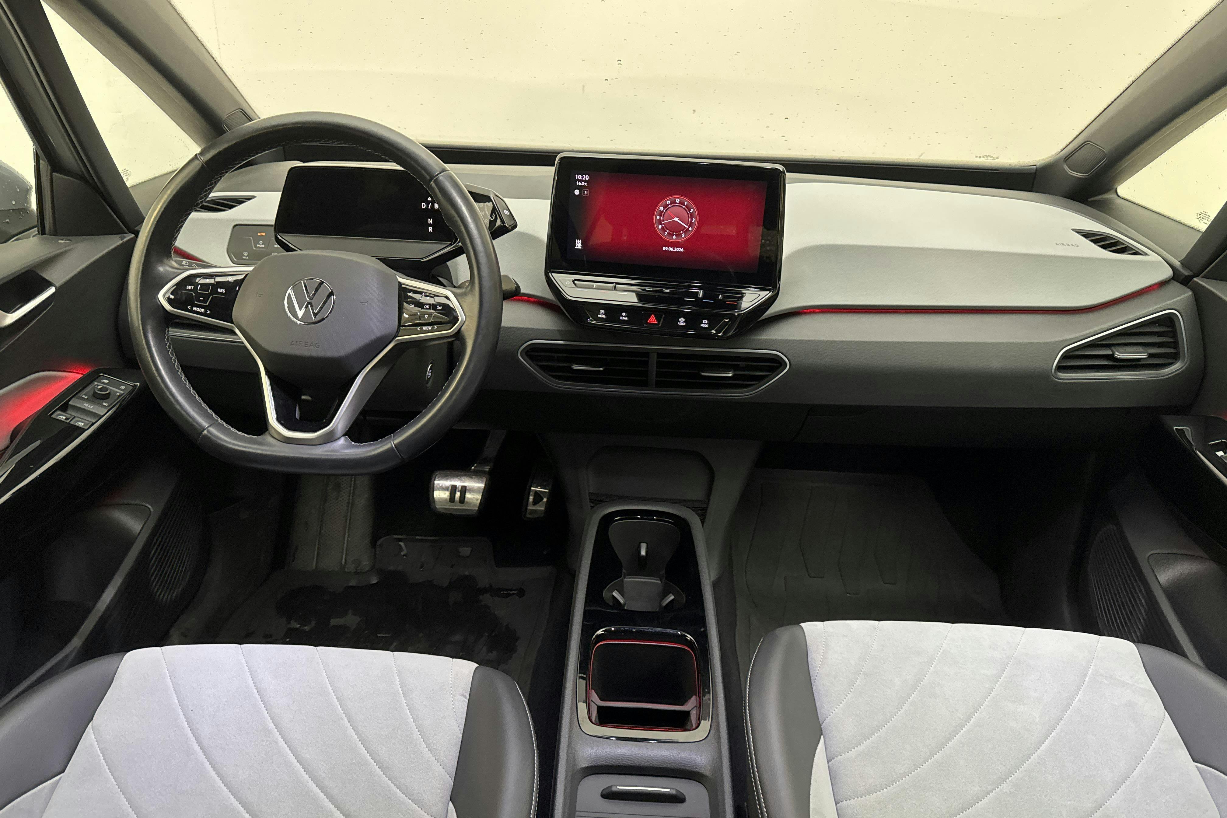 Vehicle Image 6