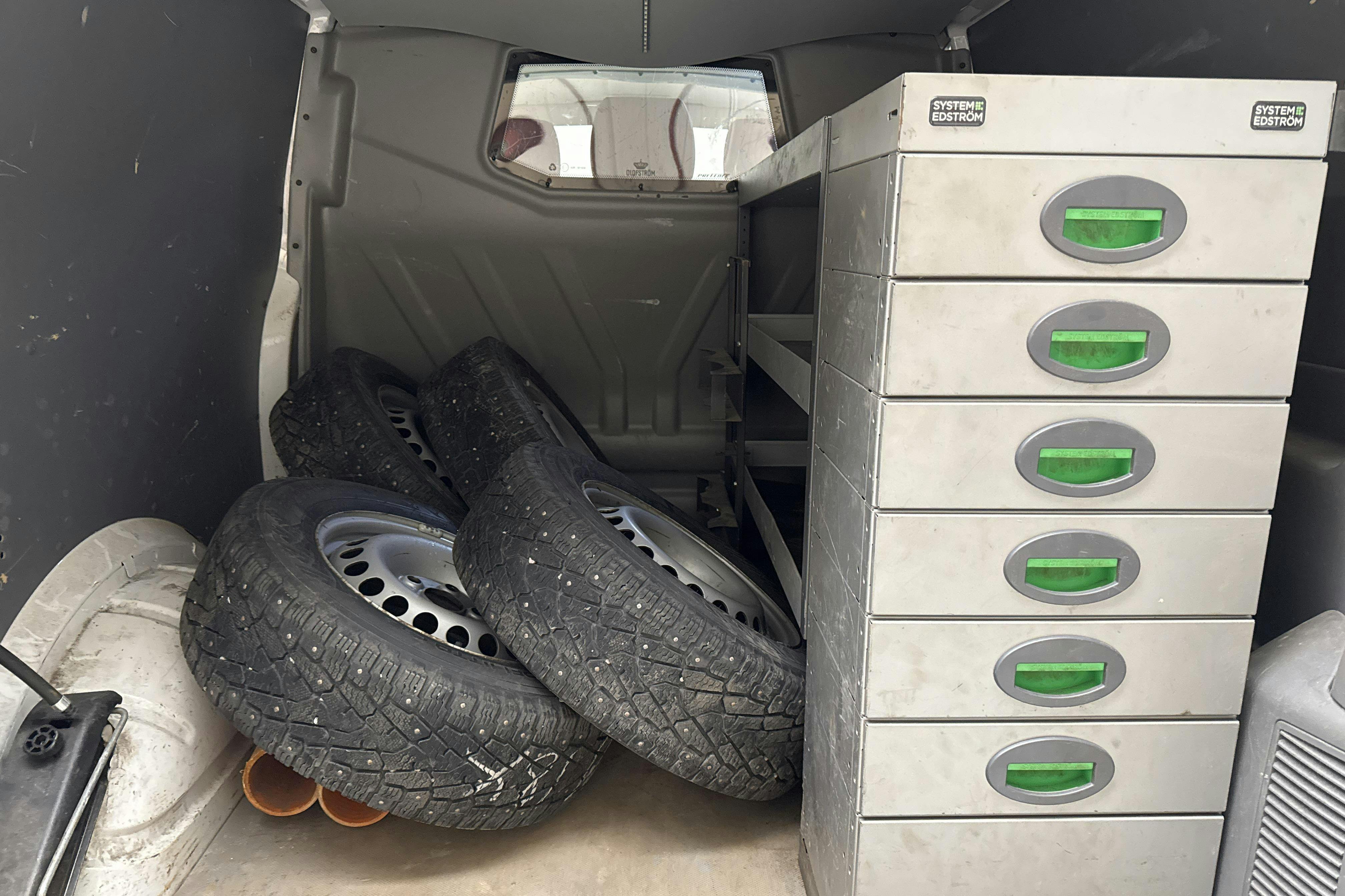Vehicle Image 9