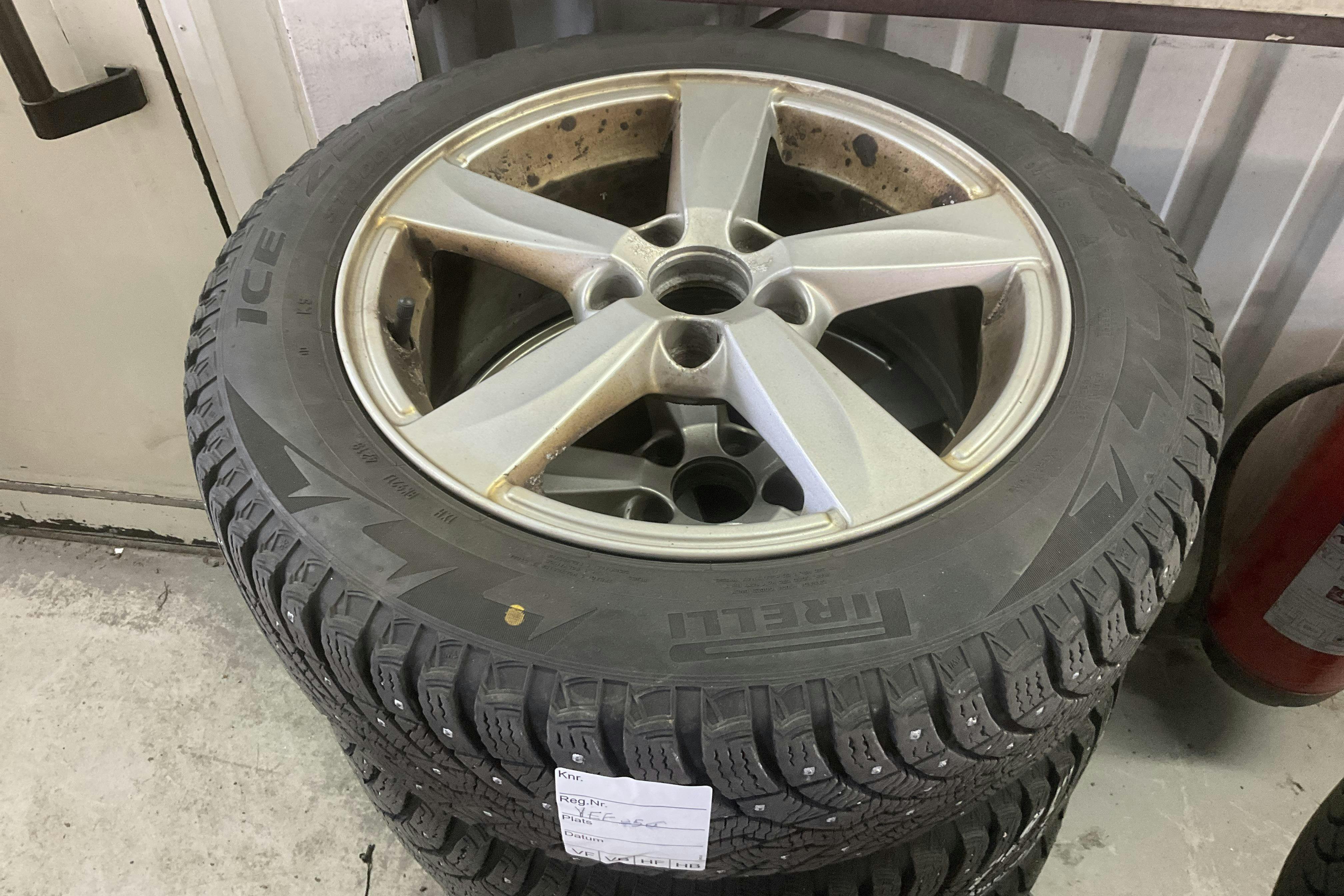Vehicle Image 11