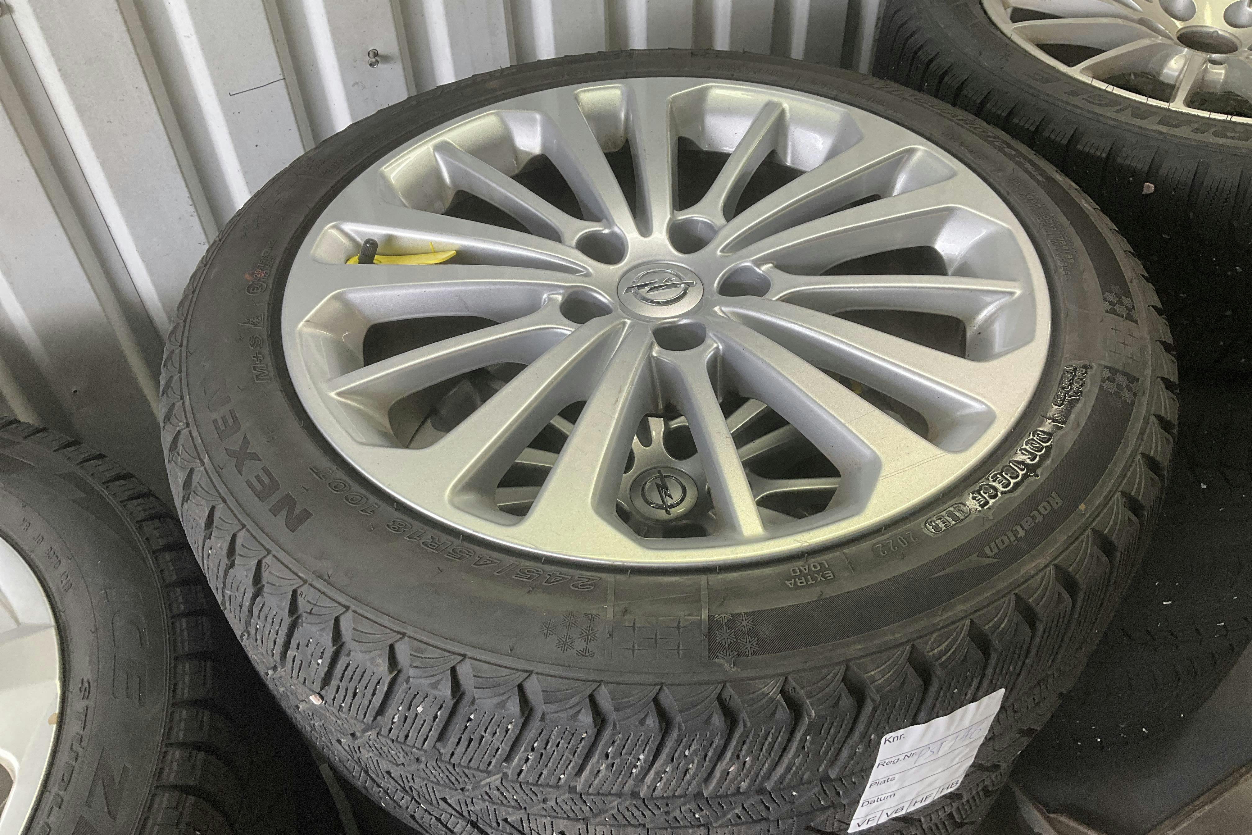 Vehicle Image 14