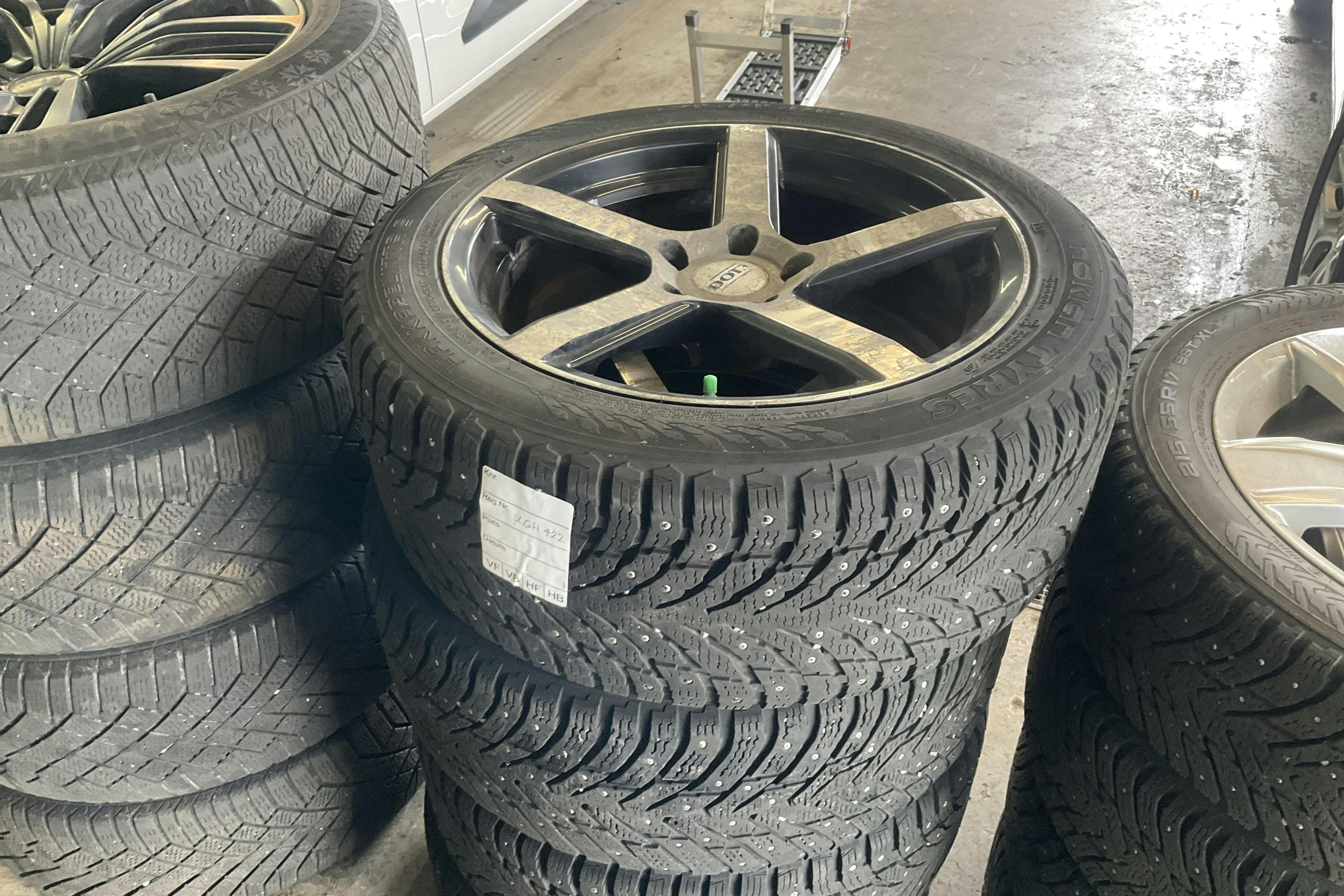 Vehicle Image 13
