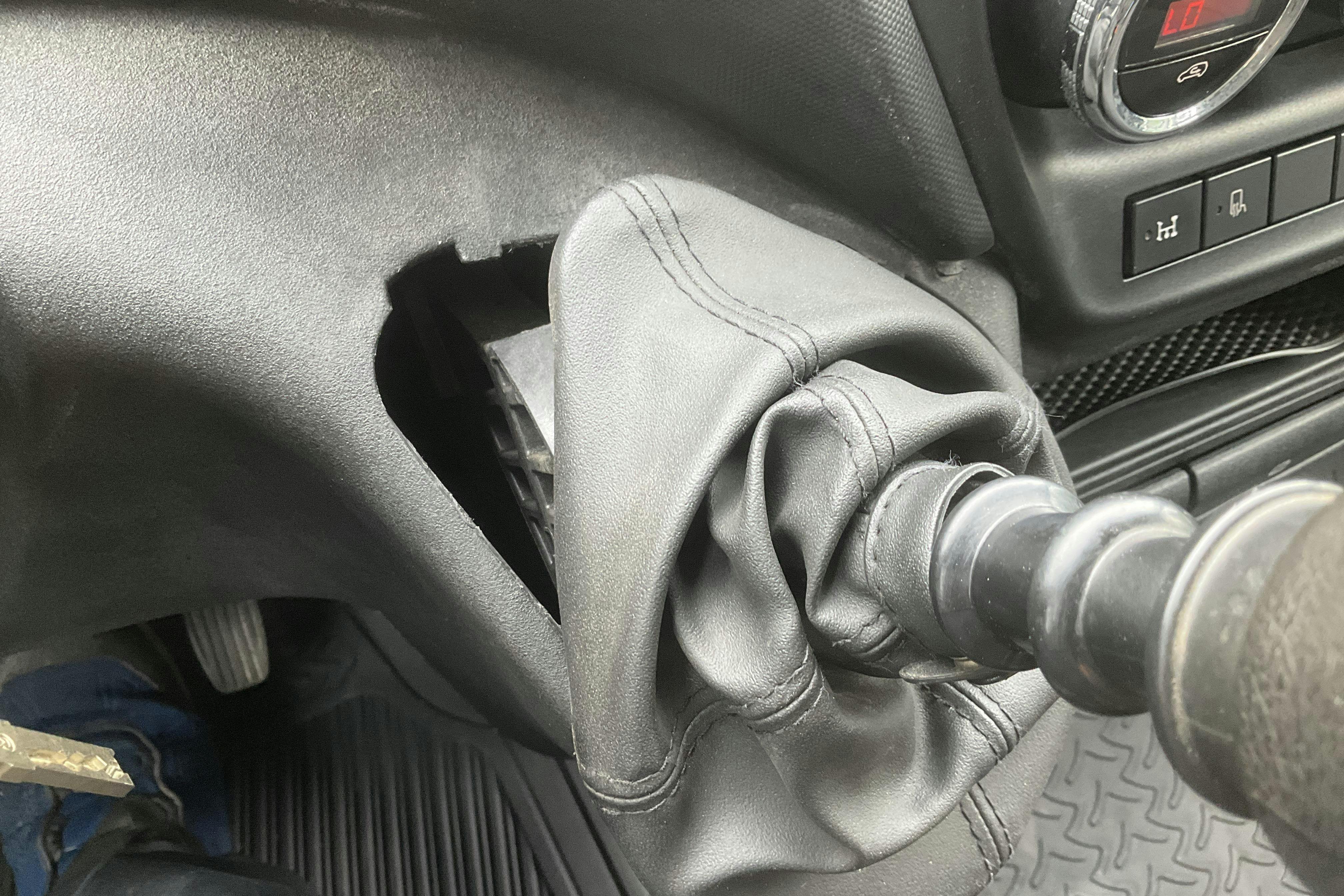 Vehicle Image 19