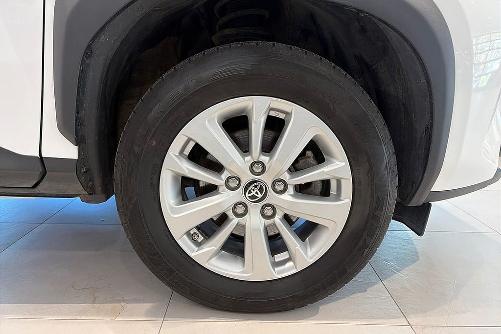 Vehicle Image 16