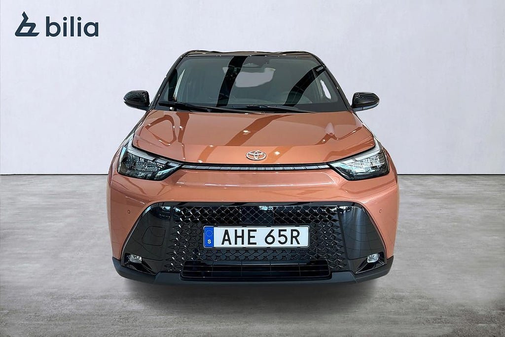 Vehicle Image 6