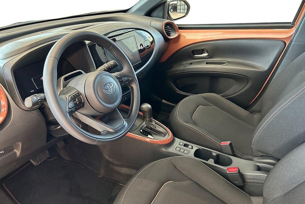 Vehicle Image 14