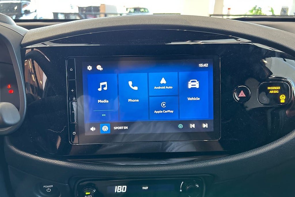 Vehicle Image 15