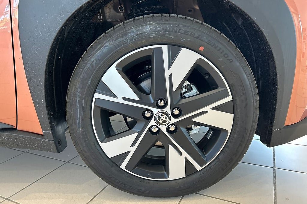 Vehicle Image 17