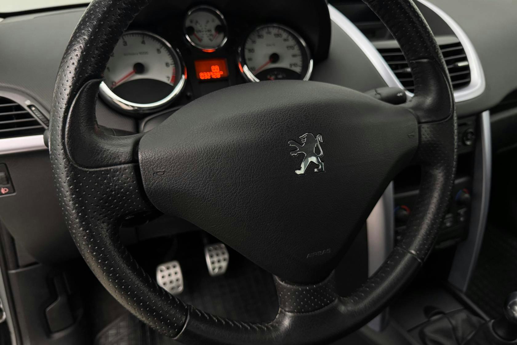 Vehicle Image 20