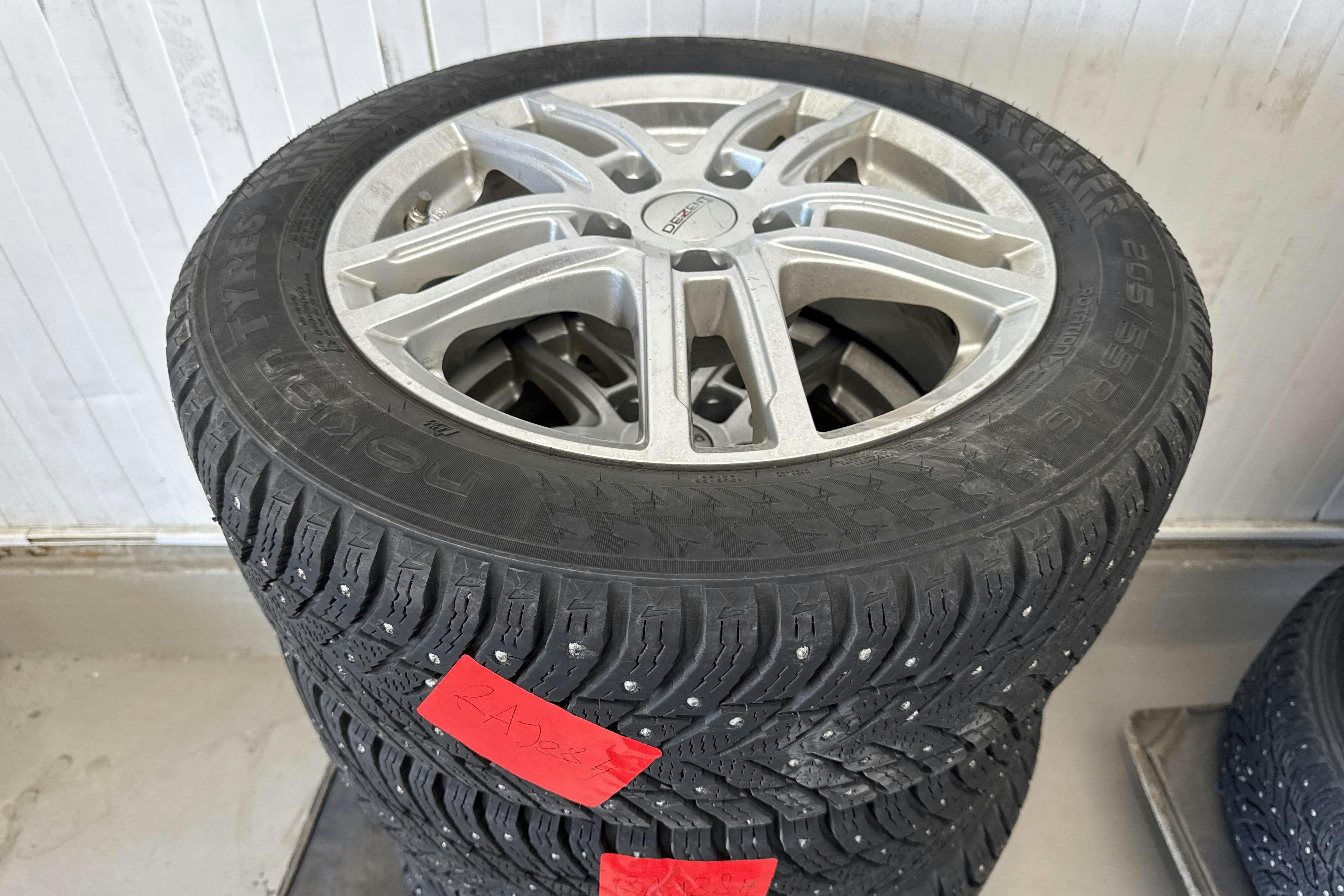 Vehicle Image 11