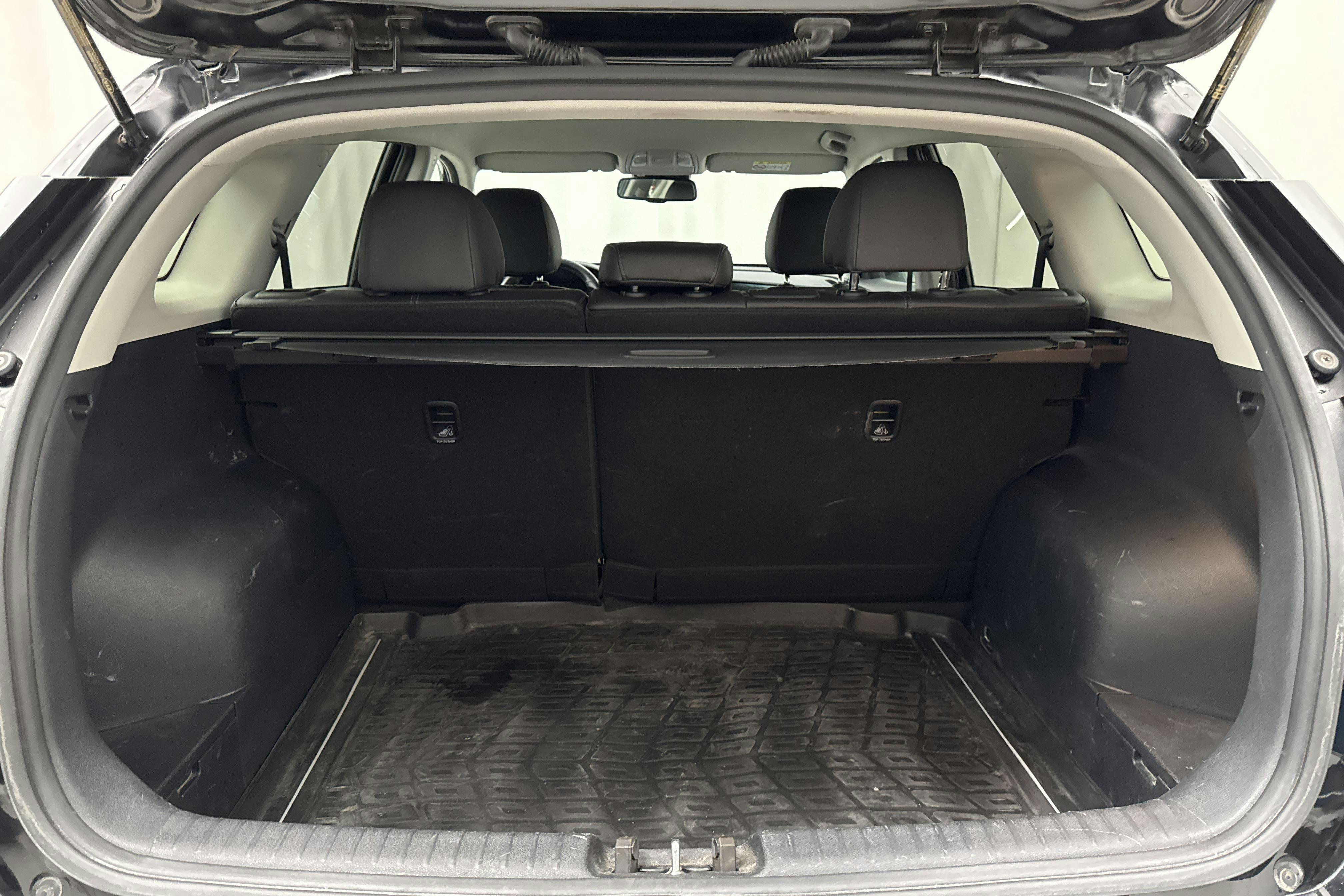 Vehicle Image 8