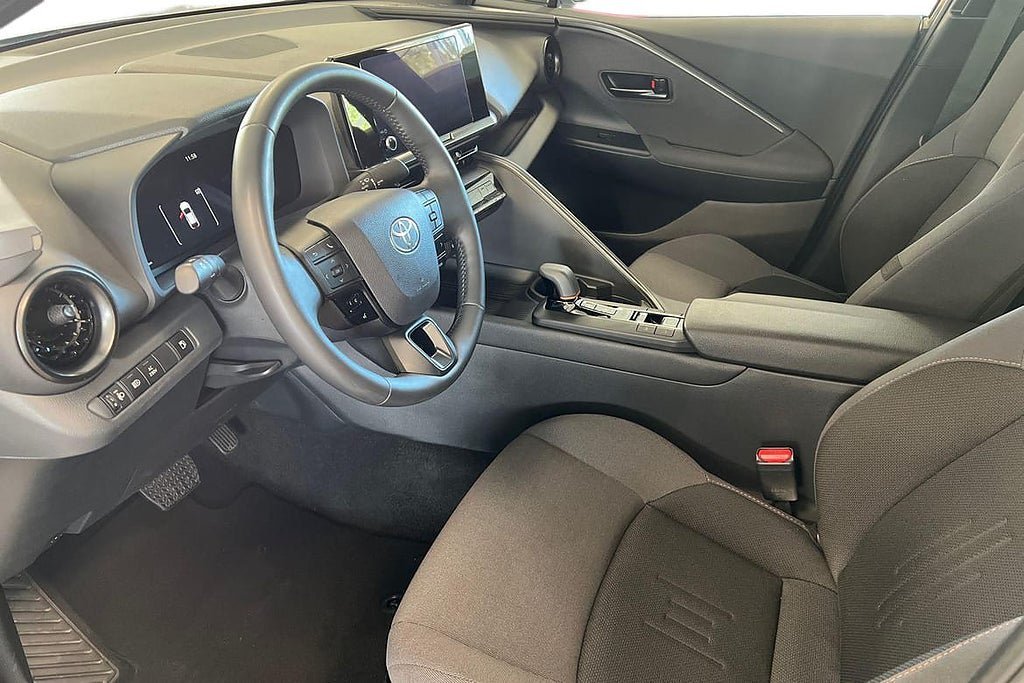 Vehicle Image 14