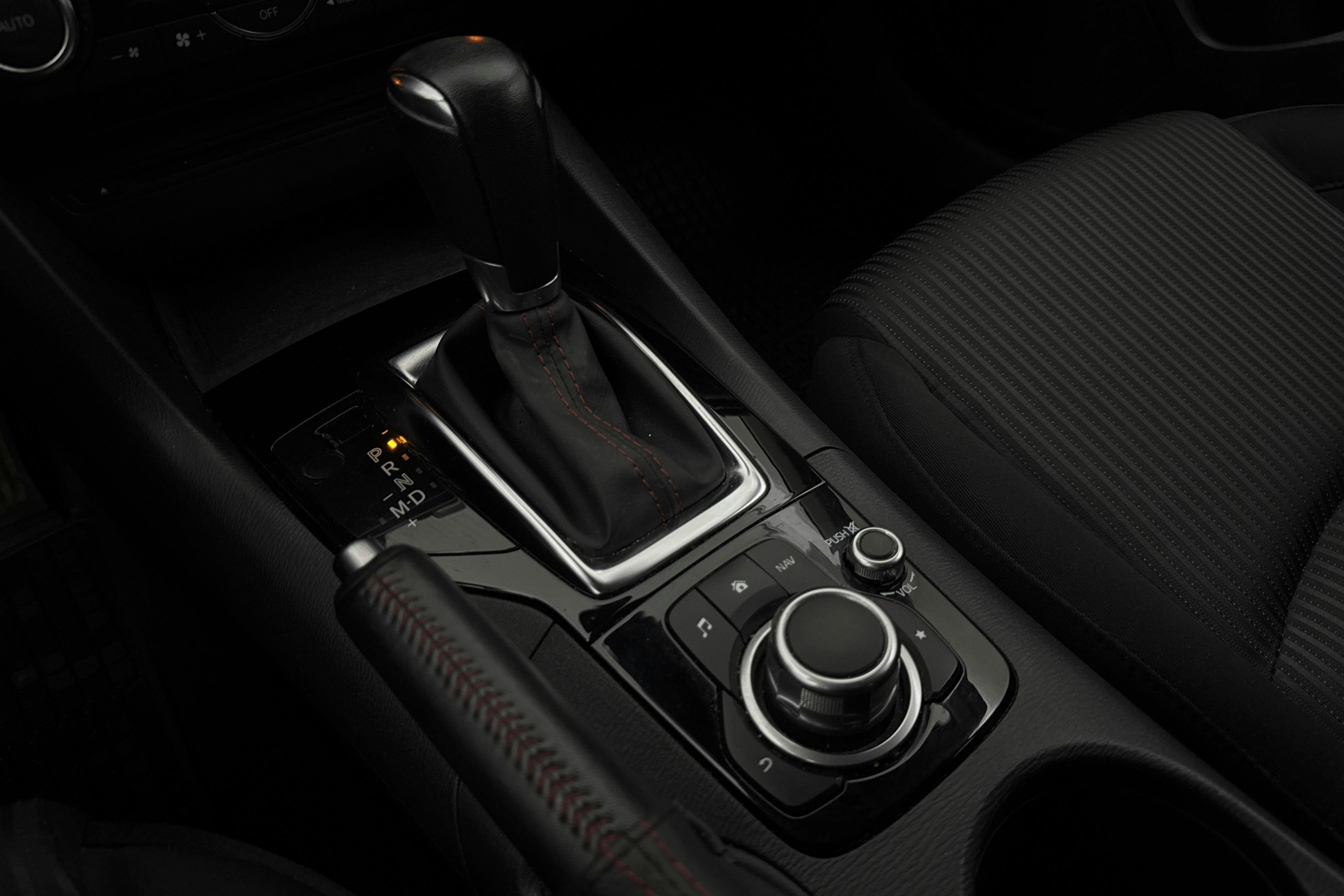Vehicle Image 14