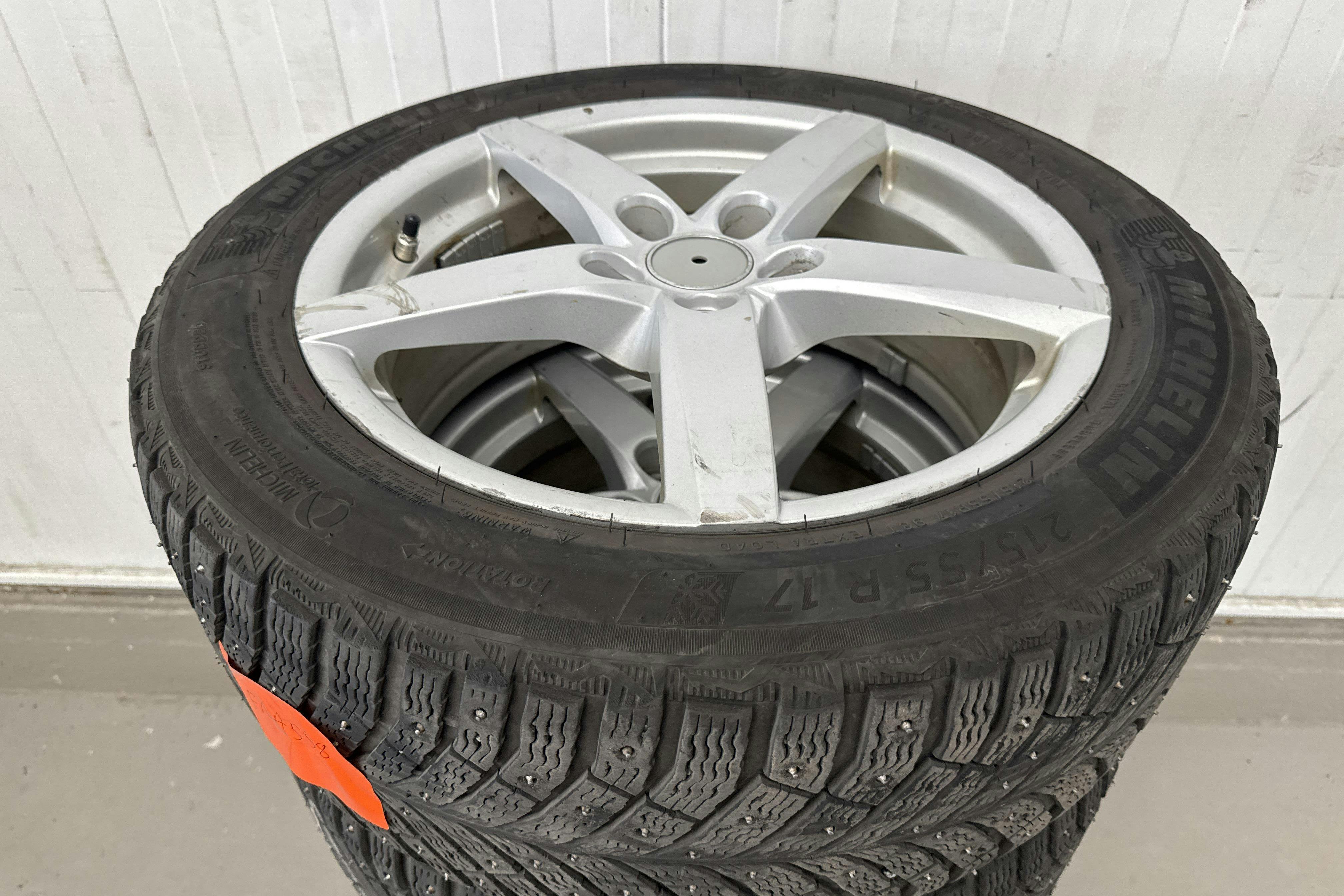 Vehicle Image 11