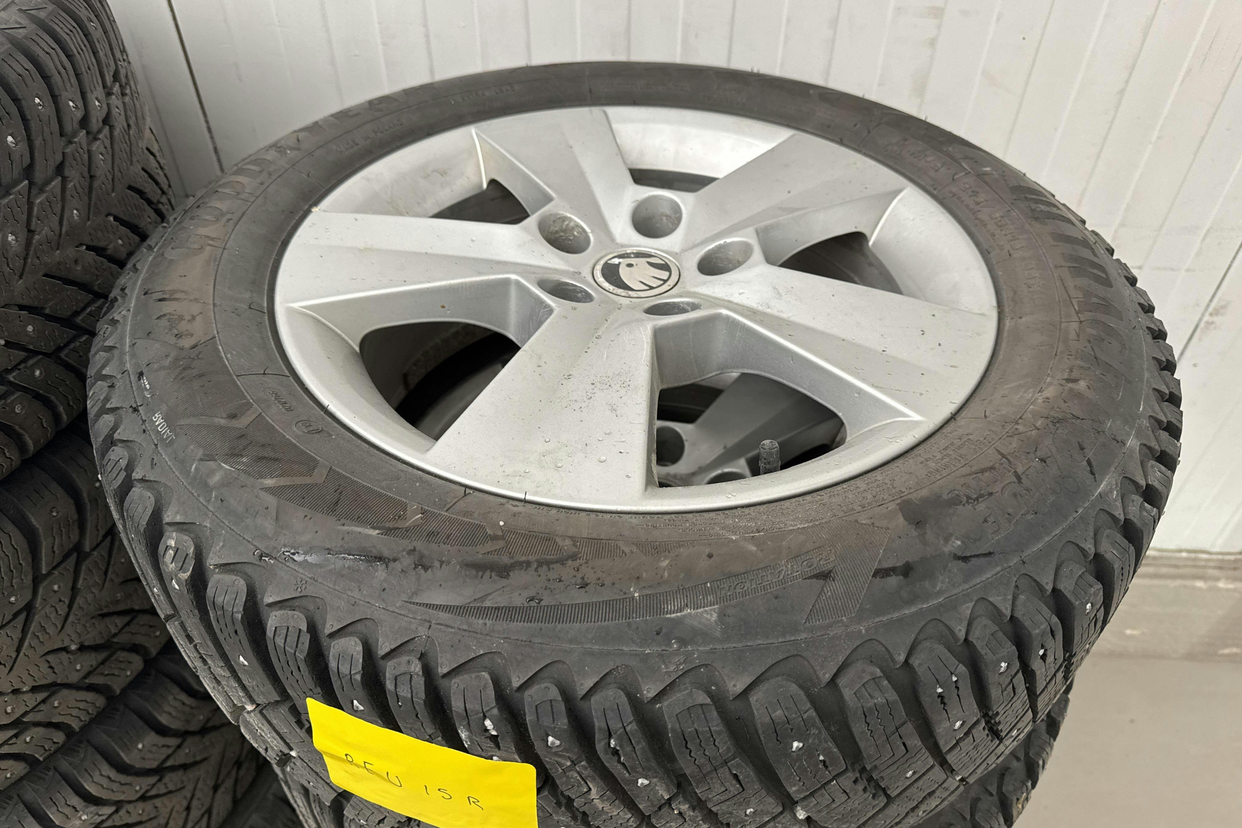 Vehicle Image 19