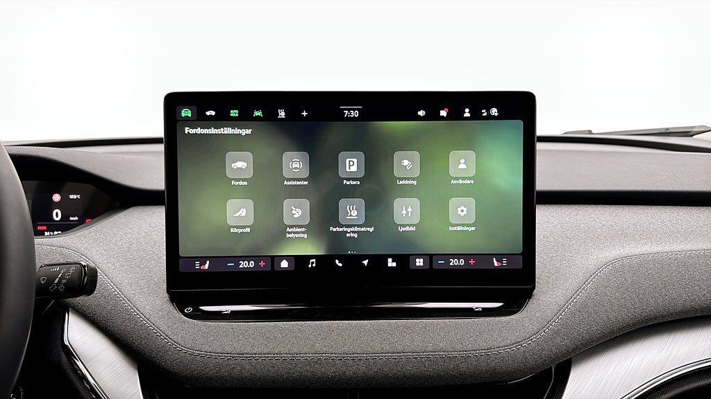 Vehicle Image 9
