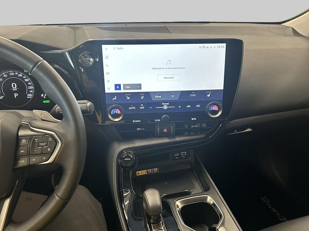 Vehicle Image 16
