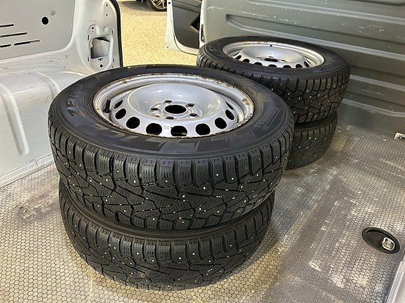 Vehicle Image 15