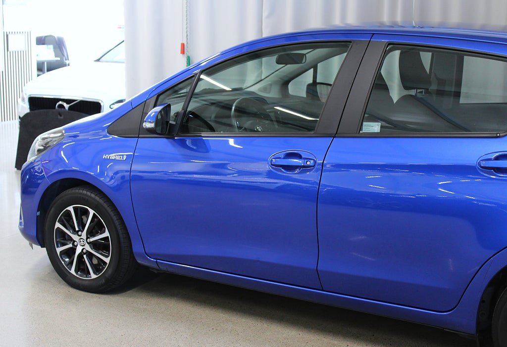 Vehicle Image 10