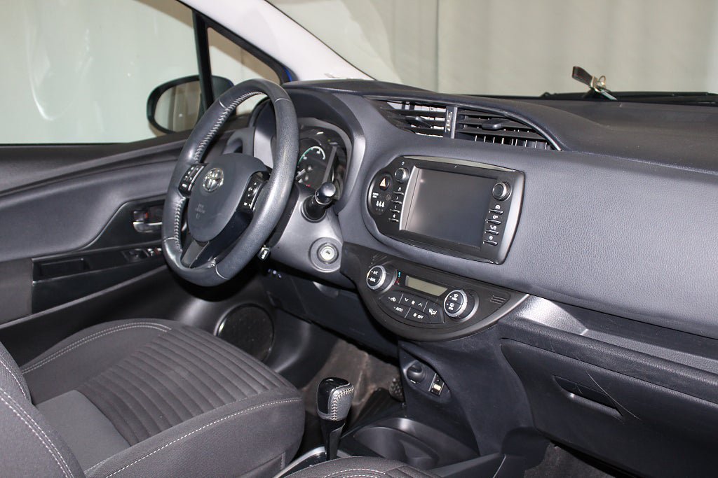 Vehicle Image 22