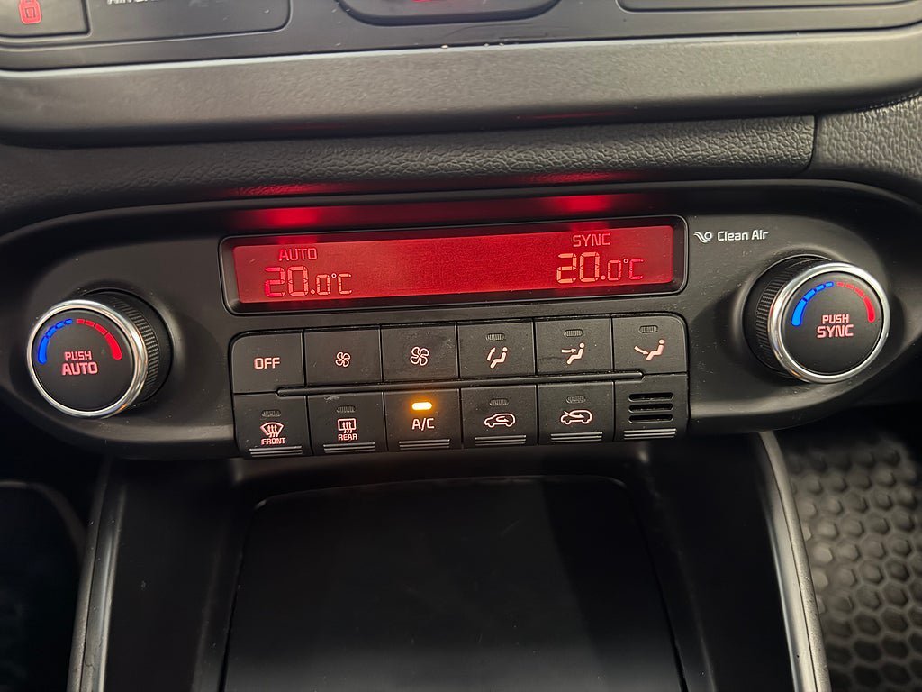Vehicle Image 26