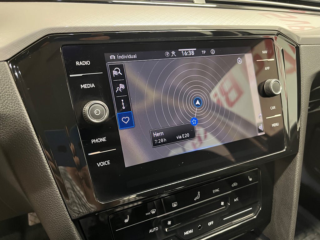 Vehicle Image 16