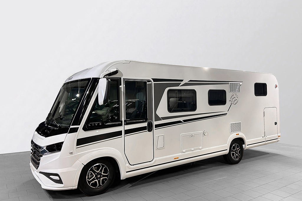 Vehicle Image 40