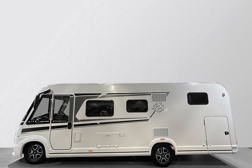Vehicle Image 42