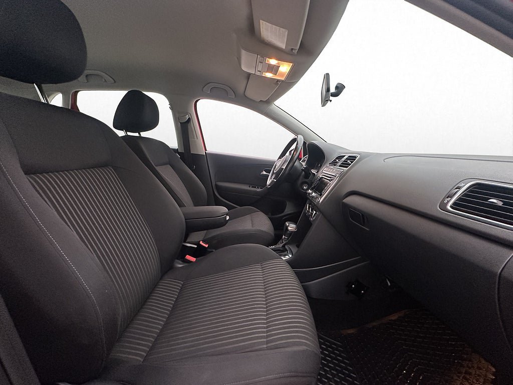 Vehicle Image 12
