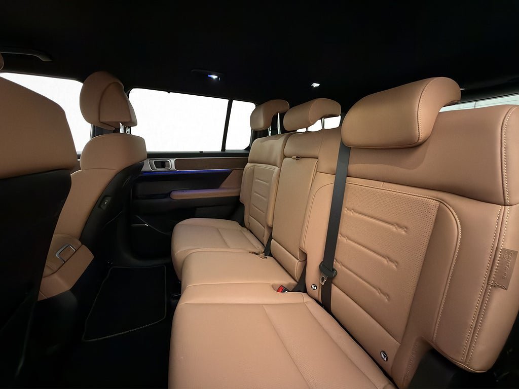 Vehicle Image 32
