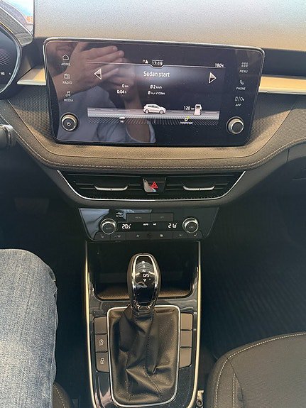 Vehicle Image 23