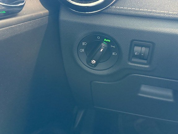 Vehicle Image 28