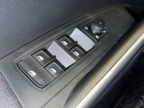 Vehicle Image 29