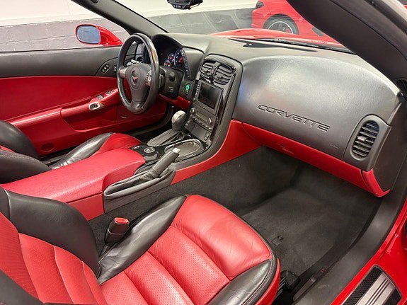 Vehicle Image 25