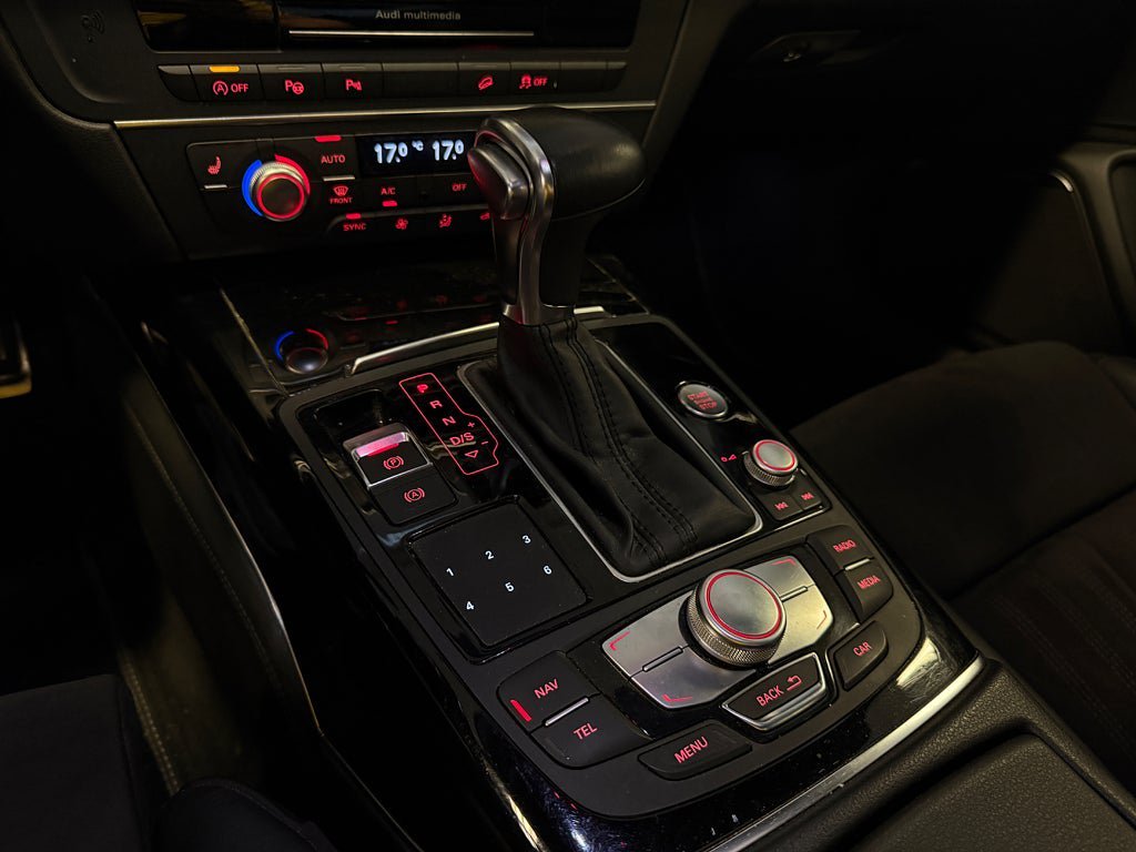 Vehicle Image 18